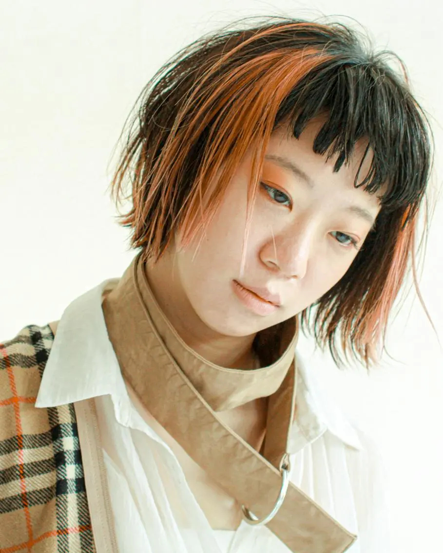 ショート カラー ベージュカラー ブリーチ ケアブリーチ グレージュ ハイライトカラー DADACUBIC 齋藤　樹のヘアスタイル