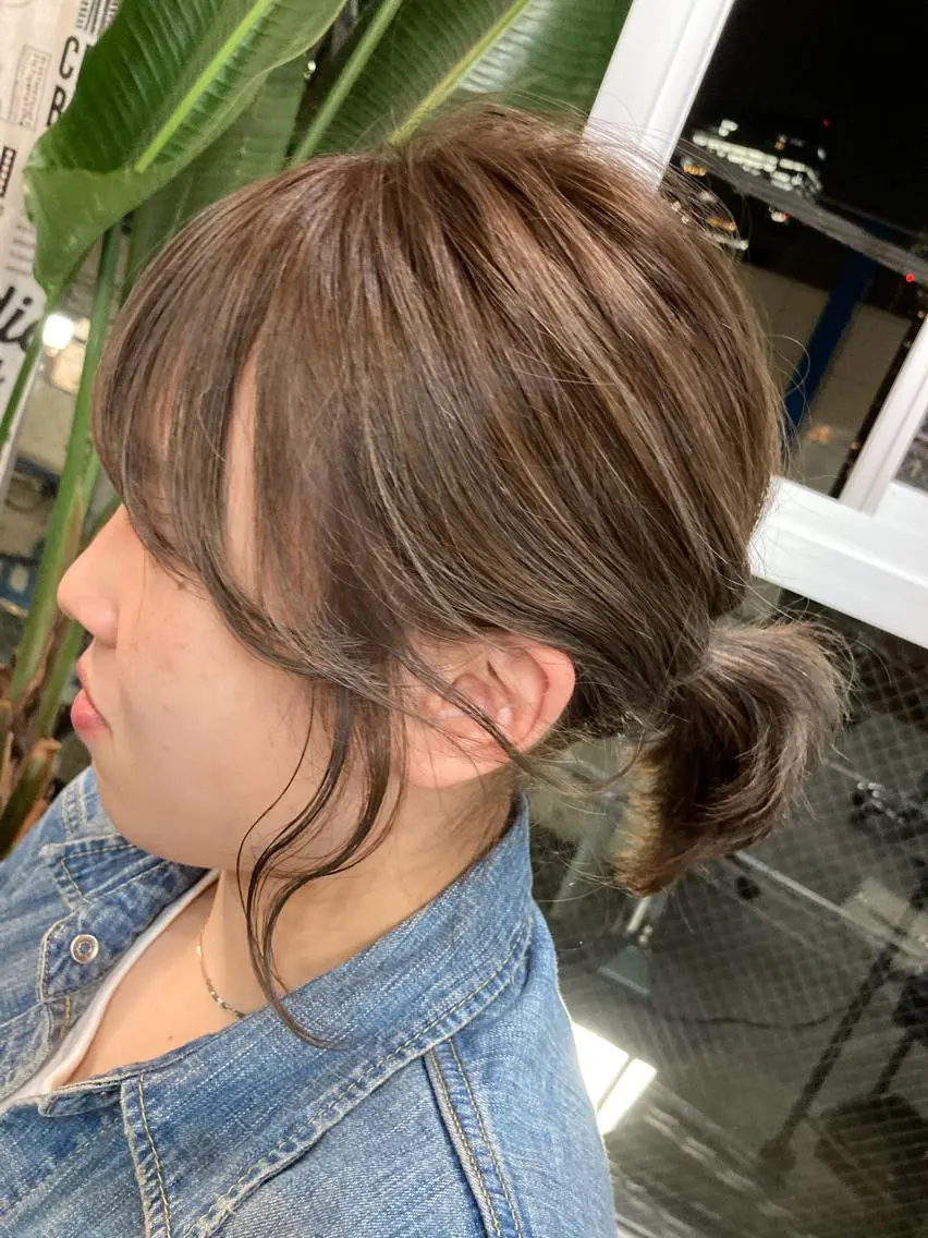 ミディアム 高梨 里穂のヘアスタイル