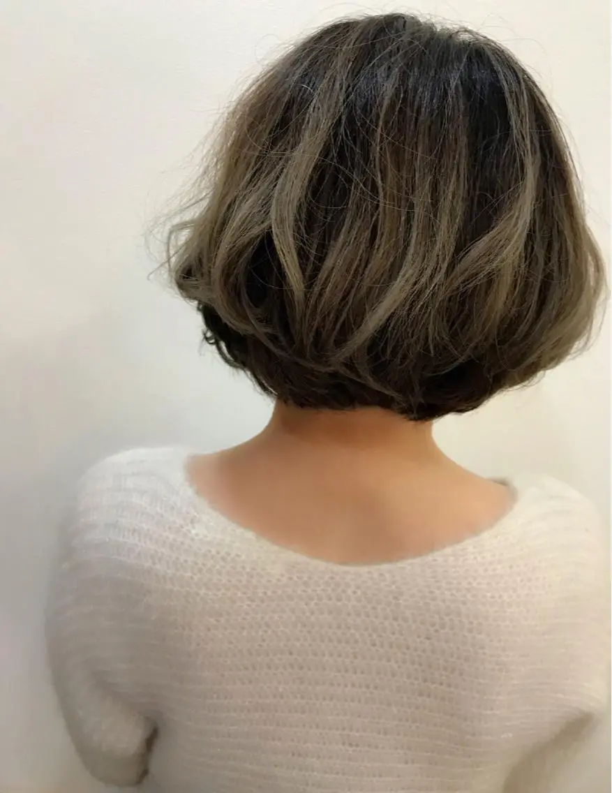 ショート カラー グラデーションカラー ボブ 大山 雅矢のヘアスタイル