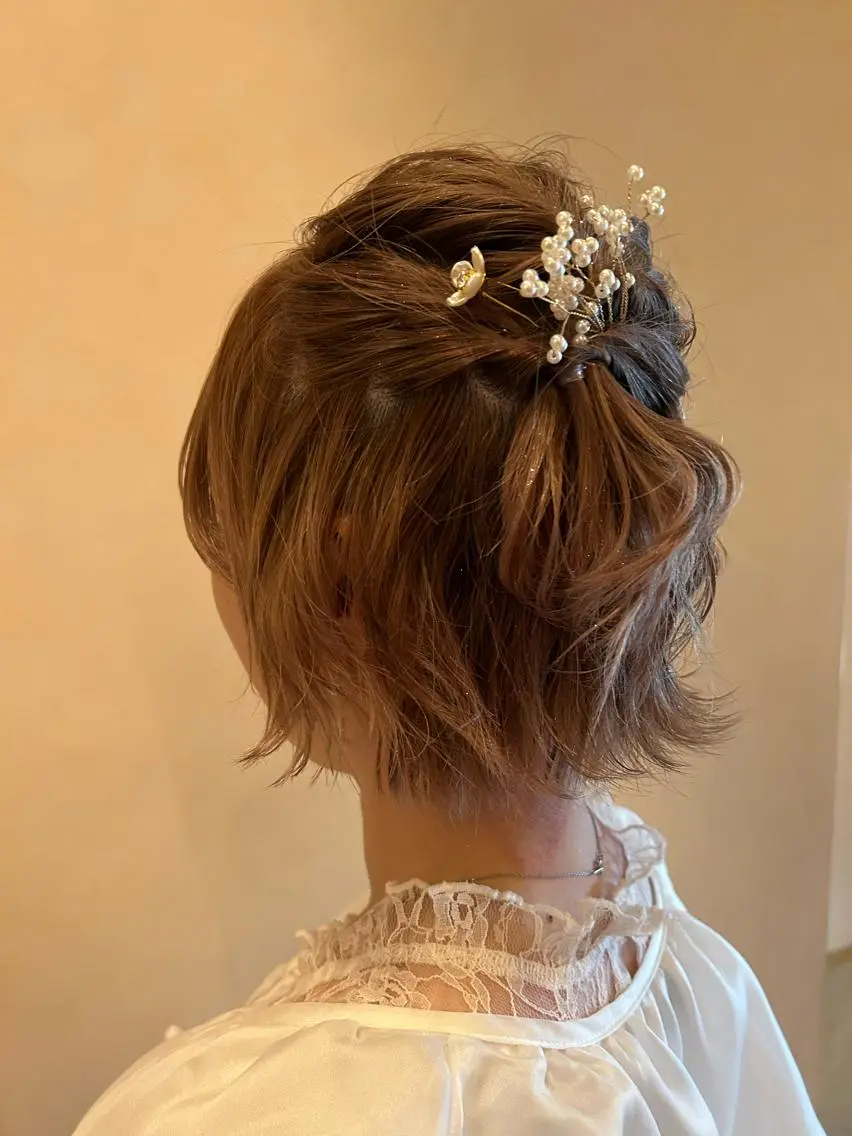 ショート ヘアアレンジ ブリーチ/ヘアセット 🪞🌙minamiのヘアスタイル