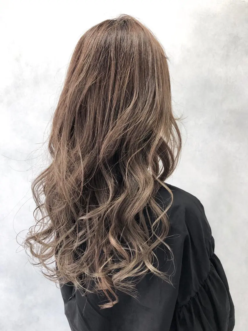 ロング ハイライト 小澤大輔 YOLO hairのヘアスタイル