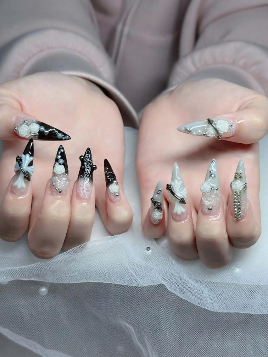 ネイル フレンチネイル ジェルネイル ハロウィン 韓国ネイル マグネットネイル ハンドネイル H.baby Nail Salonのネイルデザイン