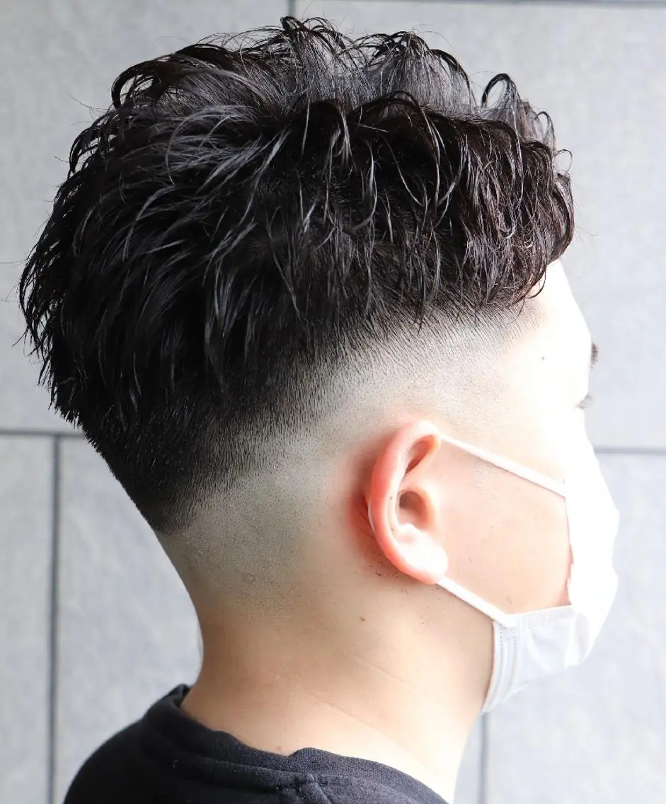 ショート パーマ メンズ フェードカット メンズパーマ スキンフェード メンズツイストパーマ ツイストパーマ 川端 智治のヘアスタイル