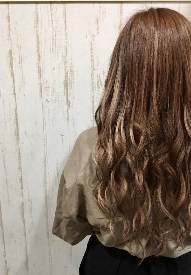 ロング カラー パーマ ヘアアレンジ 大阪レミーエクステ チビ編み込みのヘアスタイル