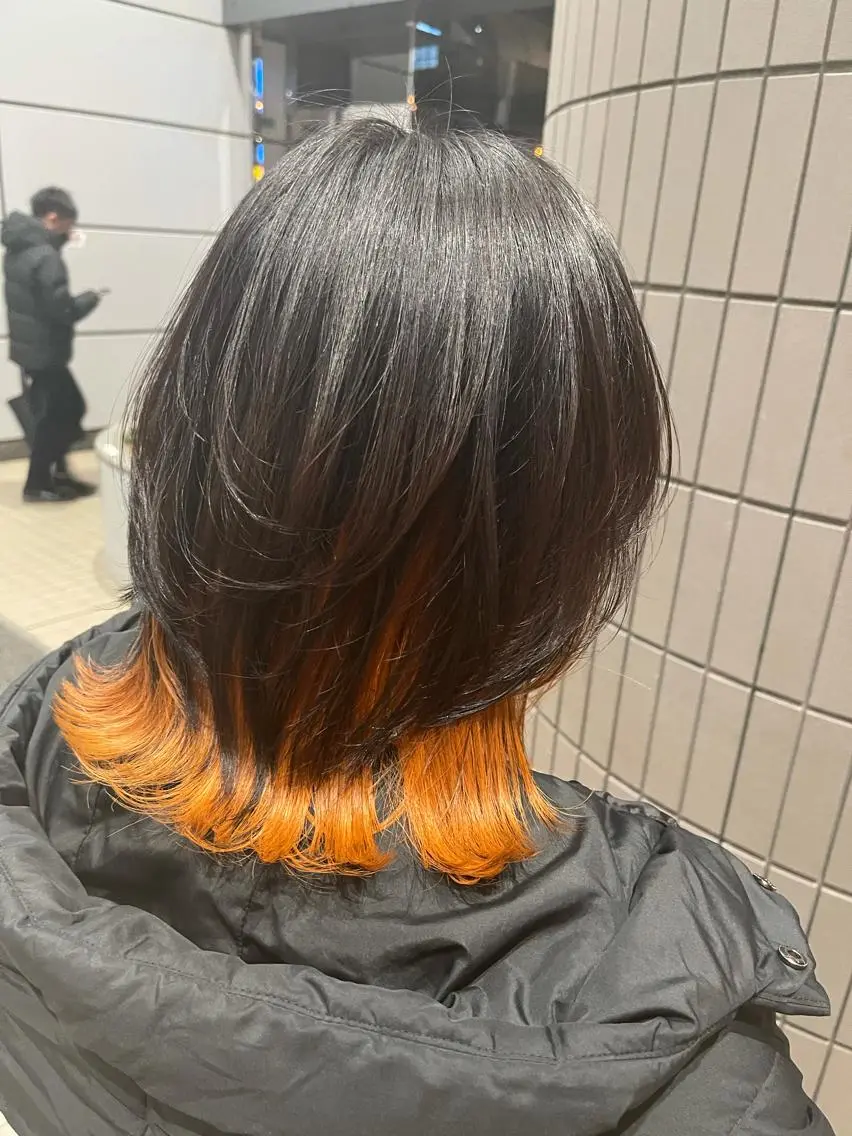 セミロング カラー インナーカラー オレンジ ウルフカット カット ヘアカラー トリートメント Zina天王寺 CHIAKIのヘアスタイル