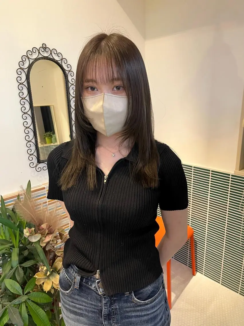 ミディアム カラー ベージュカラー ブリーチ 透明感カラー ブリーチなしカラー オリーブベージュ カット ヘアカラー トリートメント 🩷ハイトーン透明感 レイヤー🩷ユリカのヘアスタイル