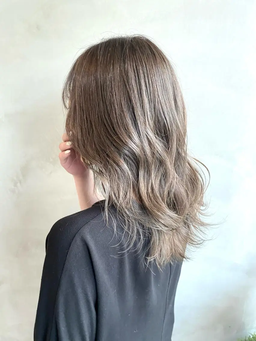 ロング カラー ヘアアレンジ ネイル マツエク・マツパ 透明感カラー ハイライトカラー インナーカラー くびれヘア 外国人風カラー カット ヘアカラー 夜23時まで予約🉑 reverieあきらのヘアスタイル