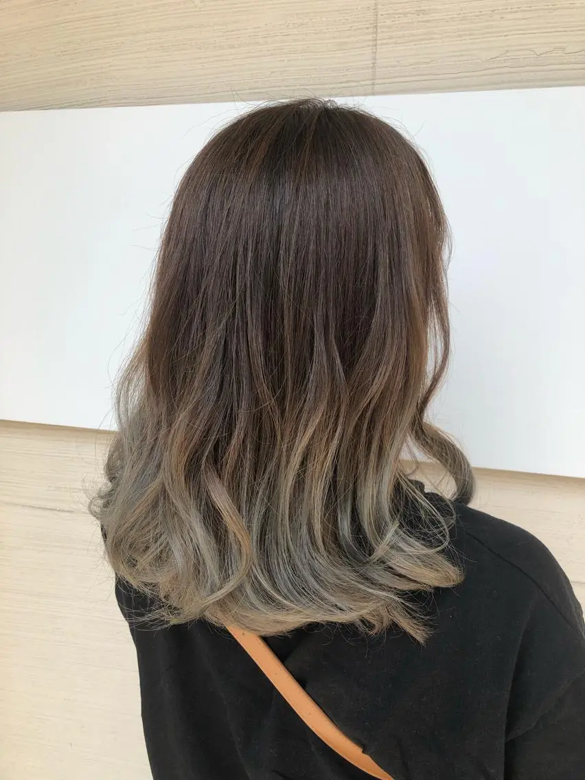 セミロング カラー ブリーチ グラデーションカラー グレージュ カット ヘアカラー トリートメント ✨髪質改善✨ 田西　基彦のヘアスタイル
