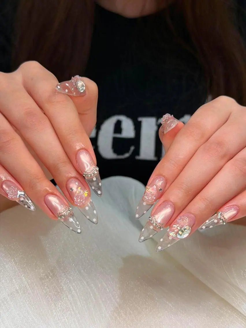 ネイル オーロラネイル ブルー チークネイル 長さ出し フットネイル ハンドネイル NAILS168 池袋西口駅前店のネイルデザイン