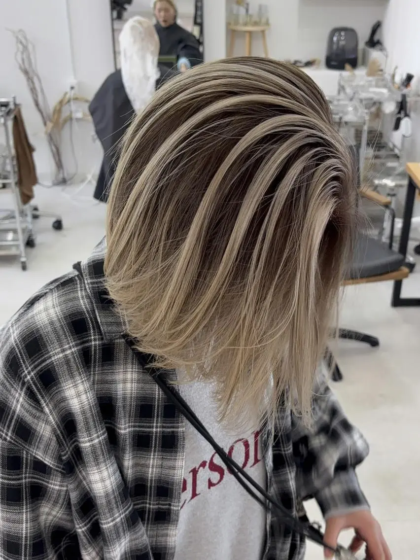 カラー セミロング カット ヘアカラー トリートメント shota/ブリーチ ハイトーン/レイヤーのヘアスタイル
