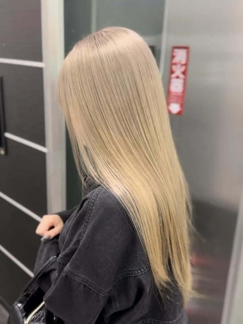 ロング カラー ロング デザイン×ダブルカラ ーHarusa🎀のヘアスタイル