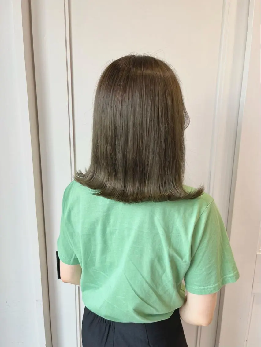 ミディアム アッシュ allum SAKURAのヘアスタイル