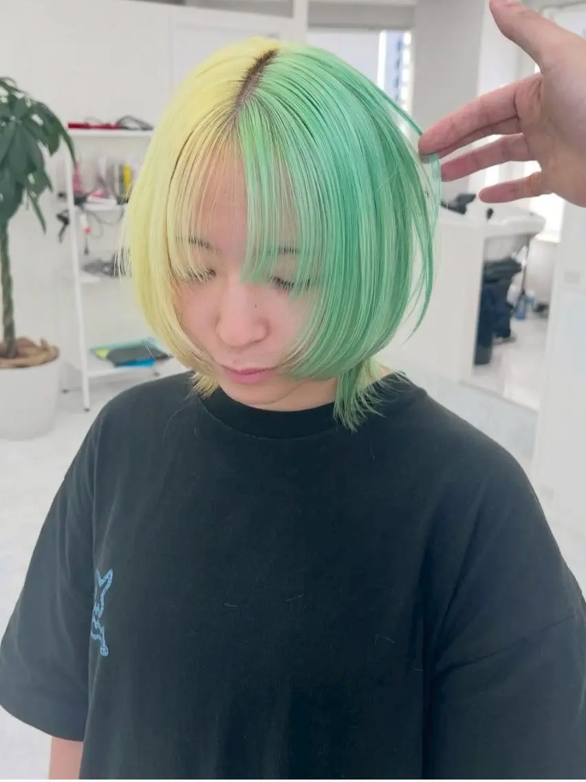 セミロング カラー アディクシーカラー アッシュ バレイヤージュ ベージュカラー ブルーカラー 髪質改善ストレート髪 質改善カラー特化中崎のヘアスタイル