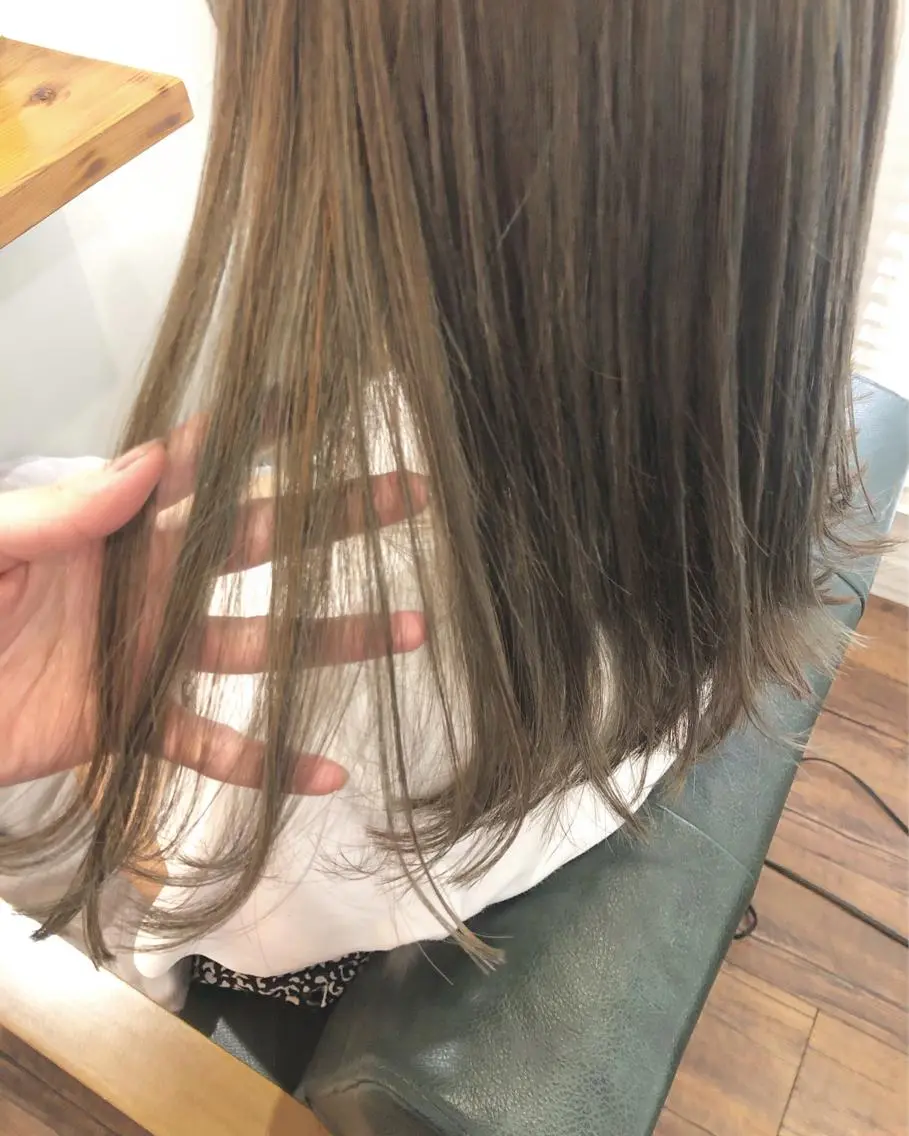 セミロング カラー 透明感カラー 縮毛矯正 江原 彩華のヘアスタイル
