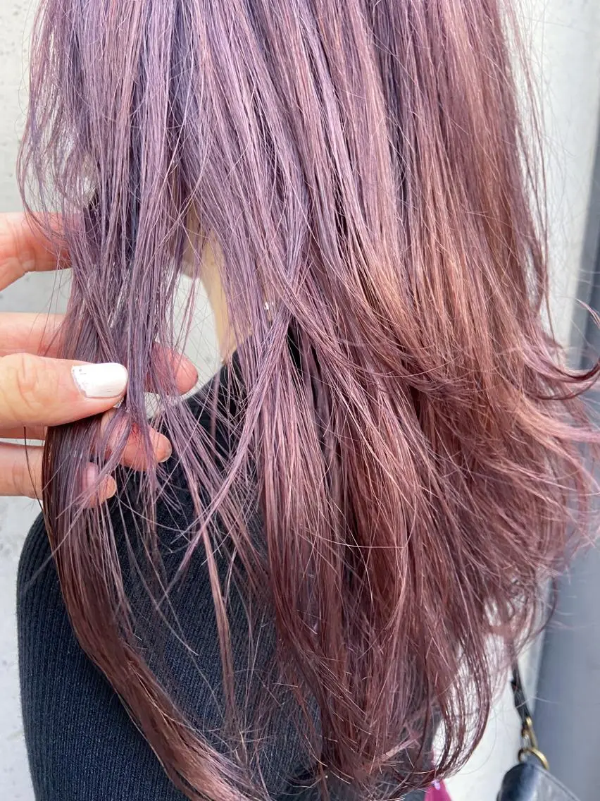 ロング カラー OKA AKIHOのヘアスタイル