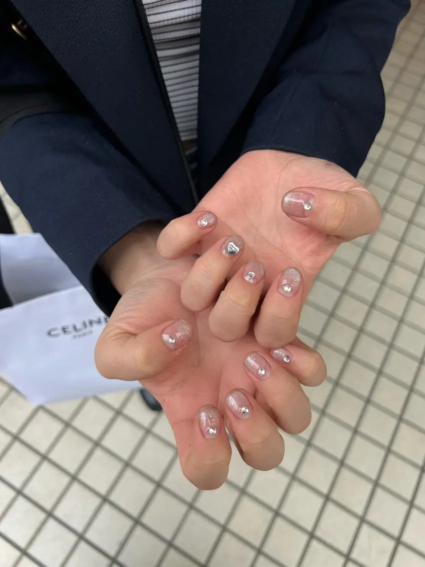ネイル マグネットネイル シンプルネイル ハンドネイル 酸性ストレート人気 No,1/カスミ🩰のヘアスタイル
