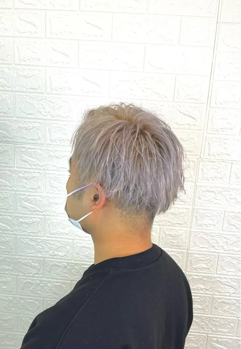 ショート カラー メンズ ヘアカラー トリートメント 六反 仁哉のヘアスタイル