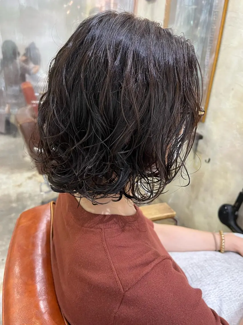 ショート パーマ ハイトーンカラー🩵 耳ツボジュエリー👂のその他イメージ