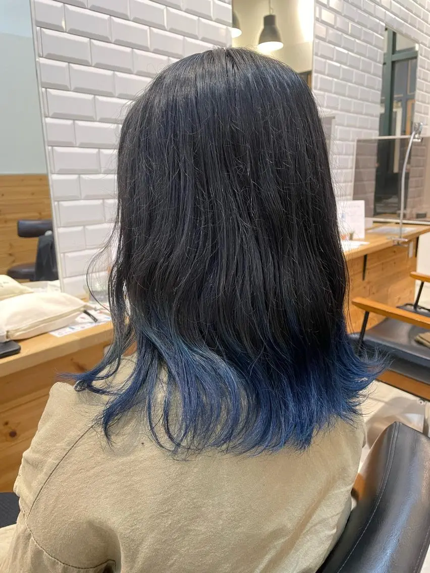 ミディアム カラー ブルーカラー グラデーションカラー アリーマーケットリル 小林将士のヘアスタイル