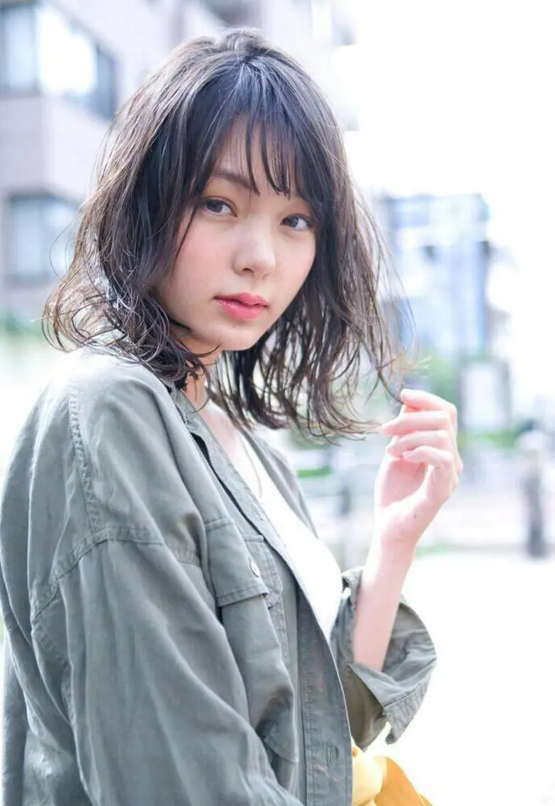 ミディアム カラー ミディアムレイヤー アッシュ ベージュカラー 透明感カラー レイヤーカット カット トリートメント 🌈デザインヘア職人 Kaede🌈のヘアスタイル