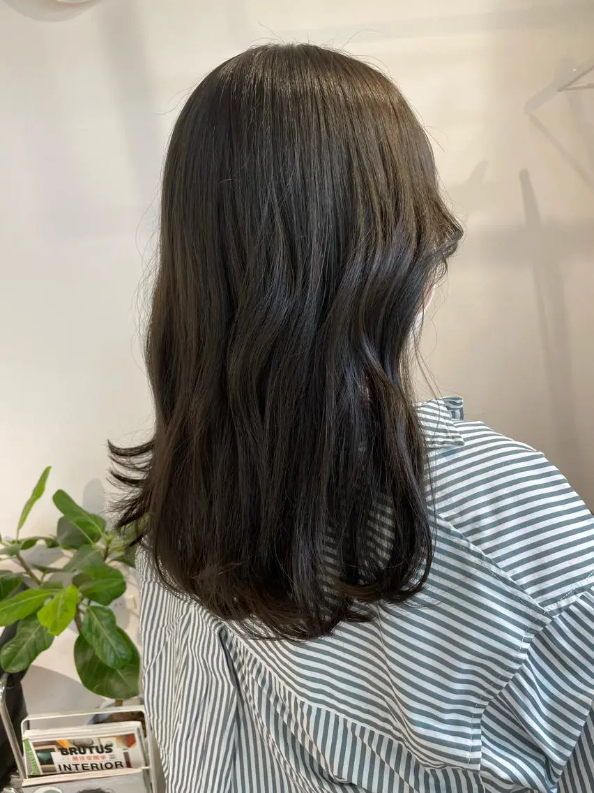 ロング カラー オリーブカラー ロング fit/ madokaのヘアスタイル