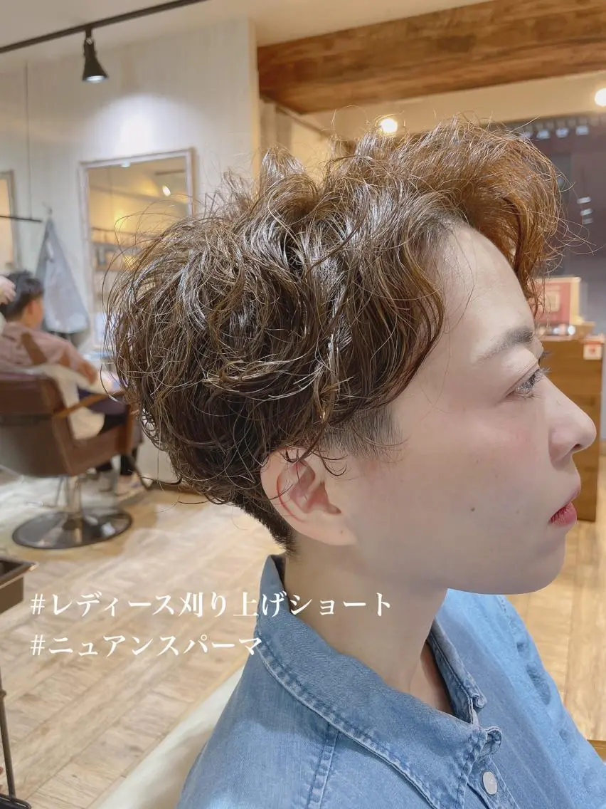 ショート パーマ アッシュ アッシュブラック パープルカラー ボブ 斜めバング 桜木町/西山竜一 /大人可愛い×美髪のヘアスタイル