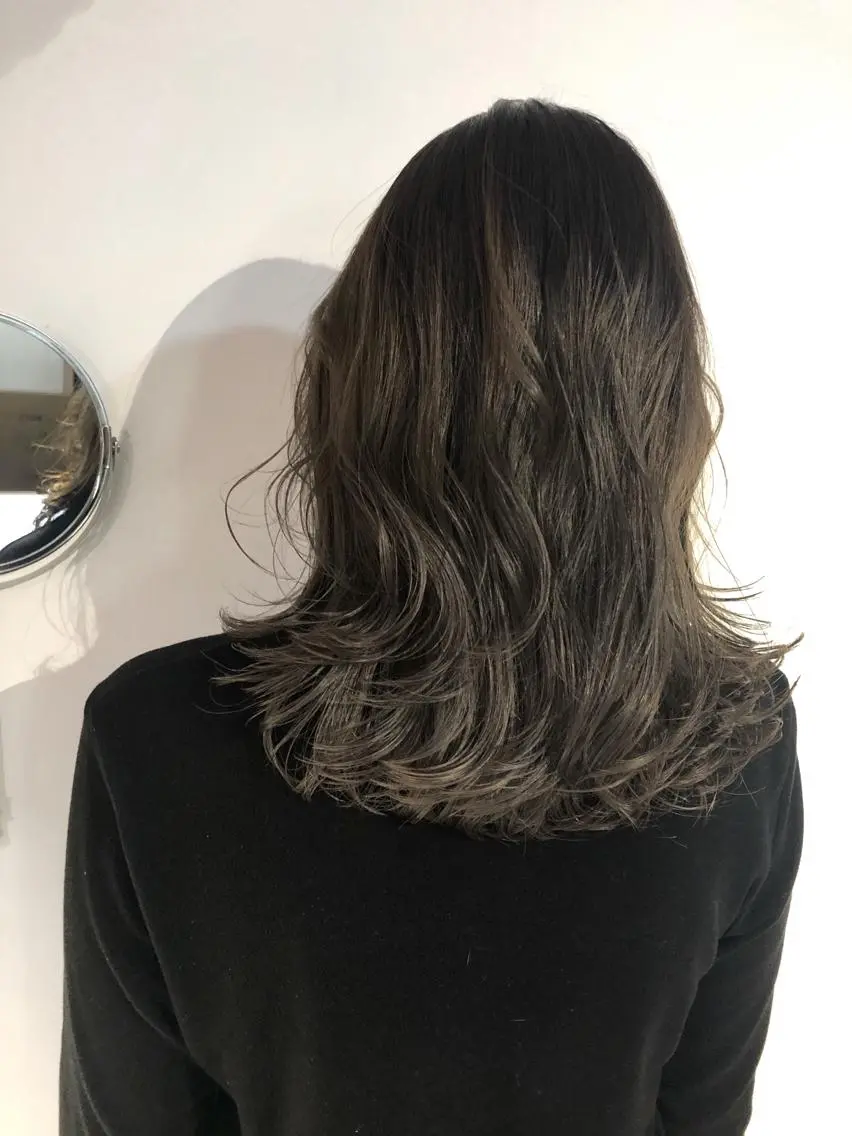 ミディアム カラー ブリーチ ケアブリーチ グラデーションカラー ヘアカラー トリートメント 🍊新宿南口🍊 ERINAのヘアスタイル