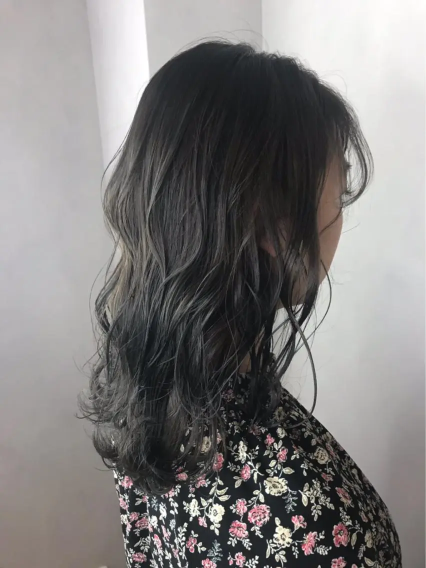 ロング カラー グレージュ BROCANTE立川 karasawa.nのヘアスタイル