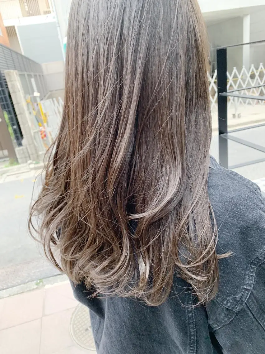ロング カラー グレージュ 【完全マンツー 恵比寿】佐藤 翔のヘアスタイル