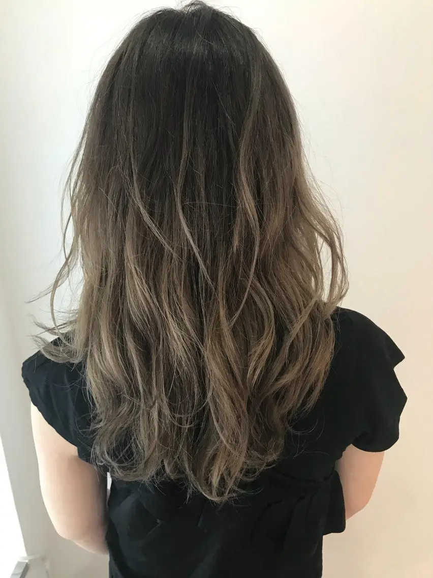 ミディアム カラー カット ヘアカラー トリートメント ウルフカット レイヤーカット上柿のヘアスタイル
