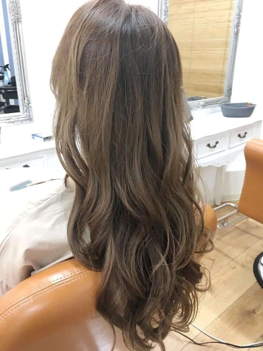 ロング カラー noa ノアのヘアスタイル