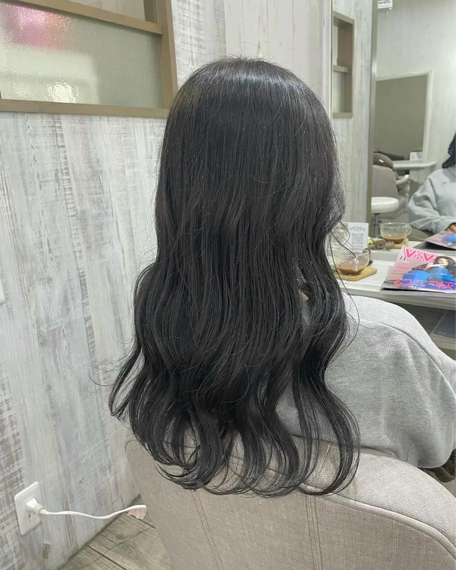 ロング ネモトメイナ🌿 今月末で退職しますのヘアスタイル