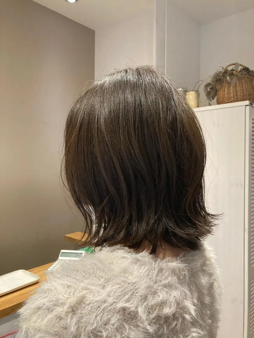 ミディアム カラー グレージュ オリーブグレージュ オリーブグレー カット ヘアカラー トリートメント 【女性指名No.1】 西口直子のヘアスタイル