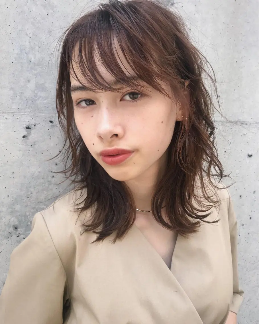 ミディアム カラー パーマ ヘアアレンジ ミディアムパーマ 松田 亮葉のヘアスタイル