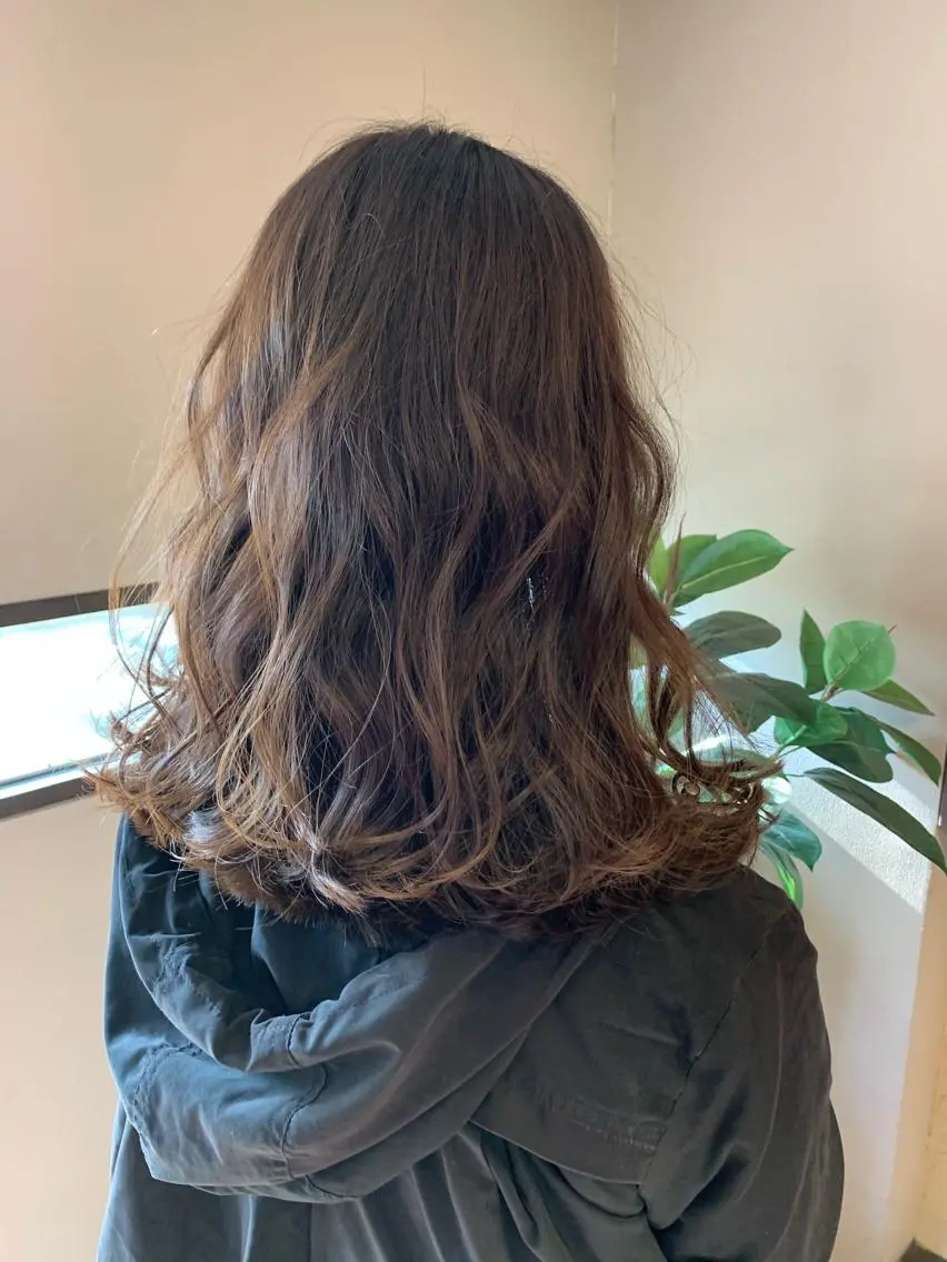 ミディアム カラー アッシュ アッシュブラウン ブラウンカラー カット ヘアカラー トリートメント 韓国レイヤー×艶髪 ハイトーンRyukiのヘアスタイル