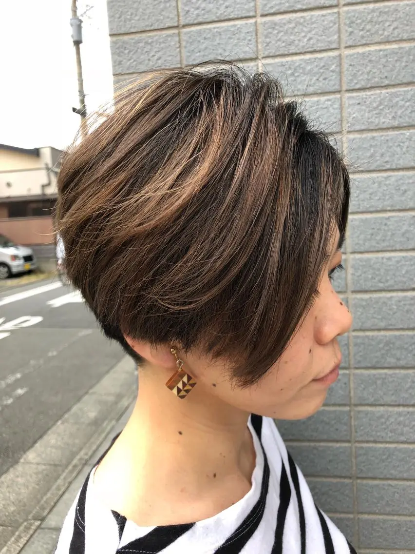 ショート カラー バレイヤージュ ハイライトカラー ハイライト レイヤーカット 似合わせ レイヤー須川のヘアスタイル