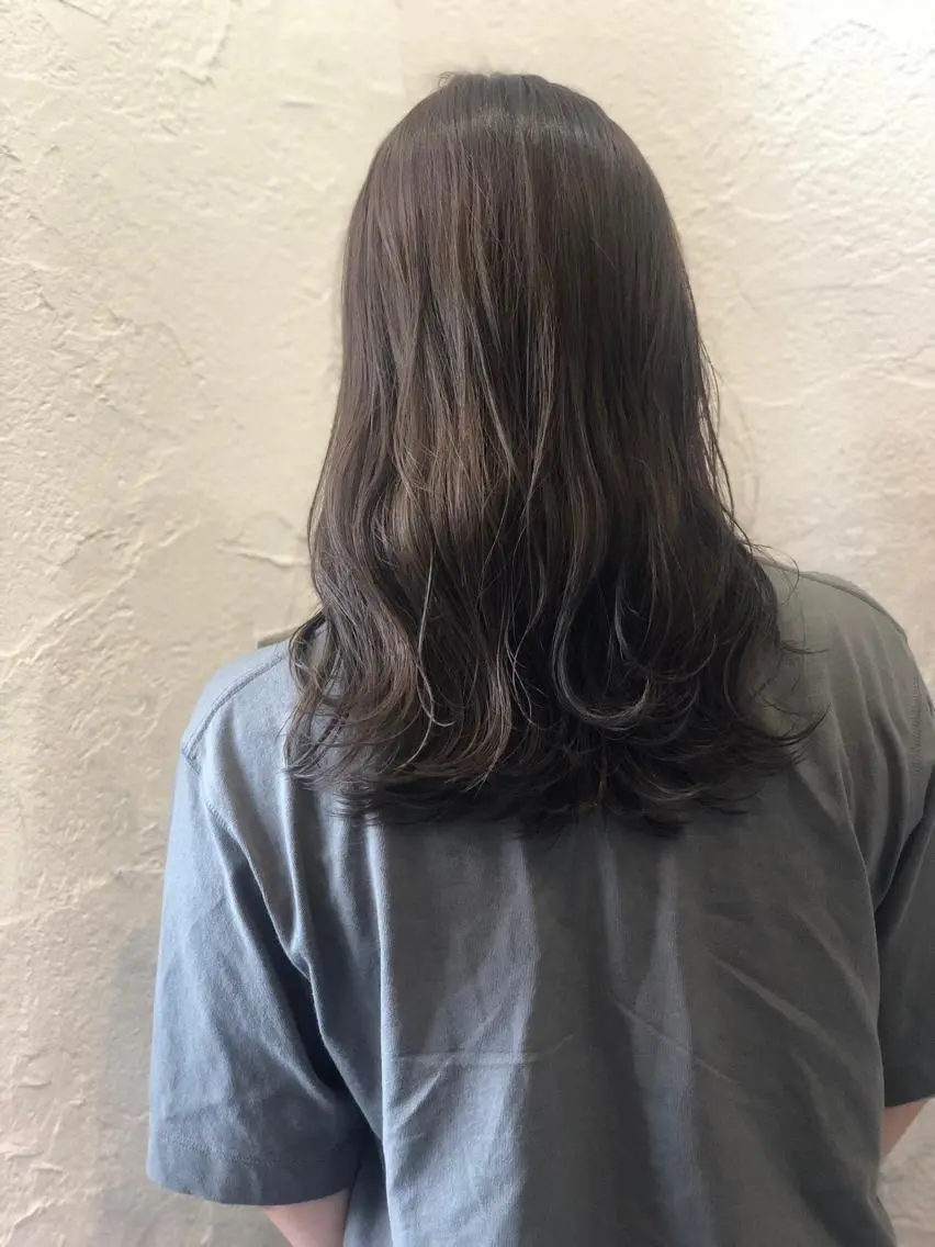 セミロング カラー グレージュ ベイリコルド　アトリ 店長　宮城一真のヘアスタイル