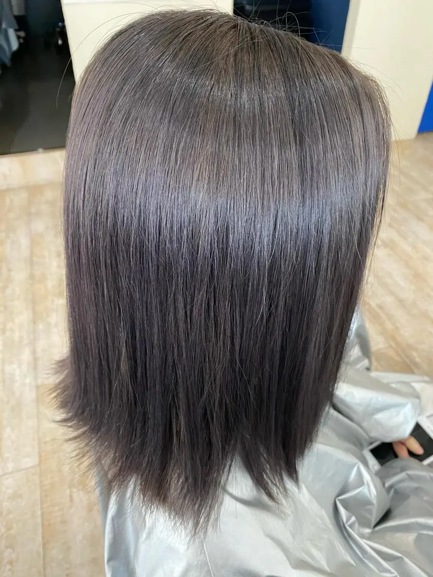 ミディアム カラー ベージュカラー シルバー シルバーベージュ ヘアカラー トリートメント Agu hair 清尾 浩昭のヘアスタイル
