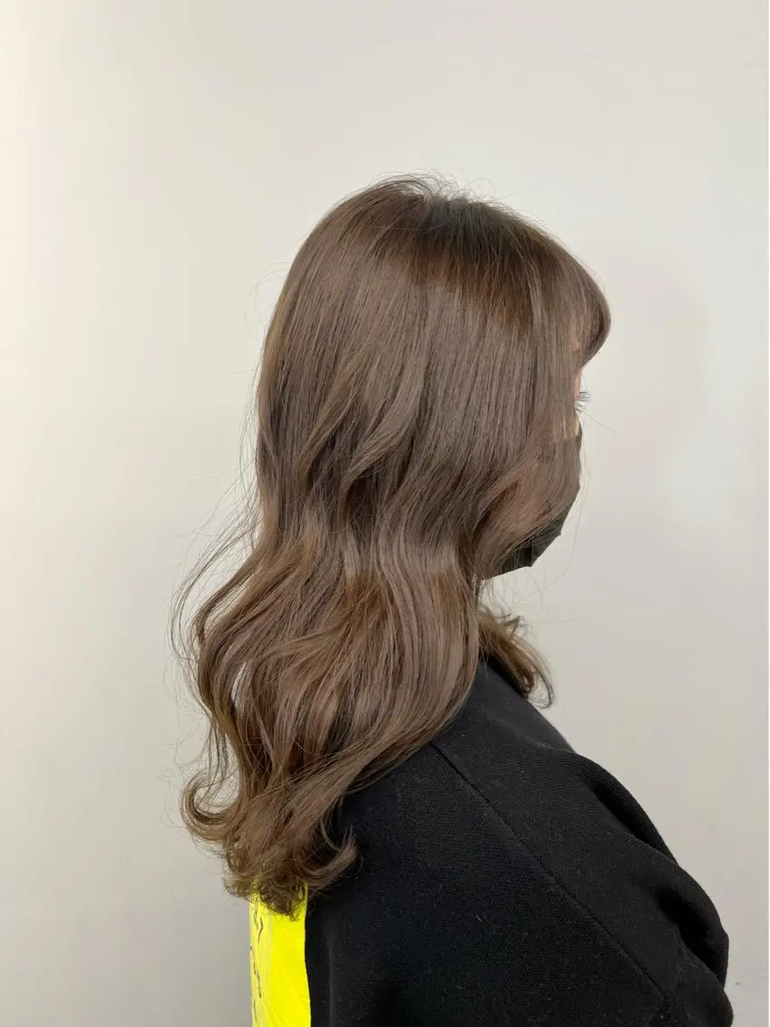 ロング カラー ベージュカラー ブリーチ ロング 代表 YUKI ☆のヘアスタイル