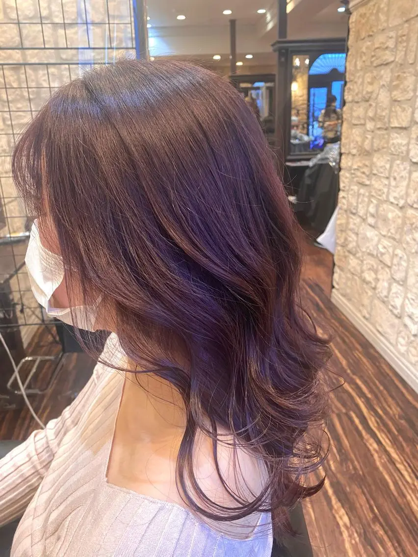 セミロング カラー ブラウンカラー カシス ピンクカラー ブリーチカラー⸜♡⸝ クルミ🐍のヘアスタイル