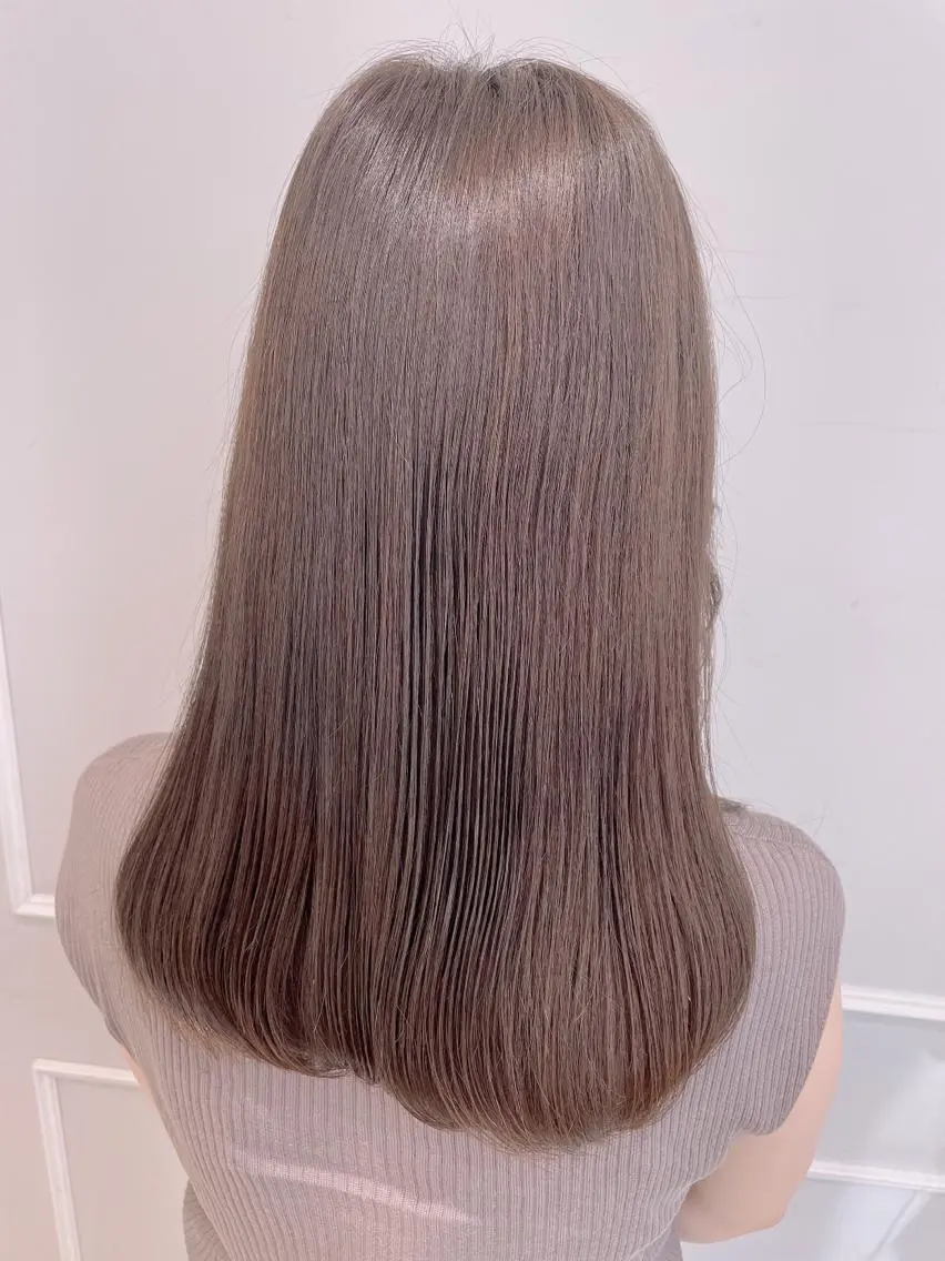セミロング カラー ブリーチ 透明感カラー グレージュ ブリーチなしカラー カット ヘアカラー トリートメント 🦖鶴岡 香純🦖のヘアスタイル