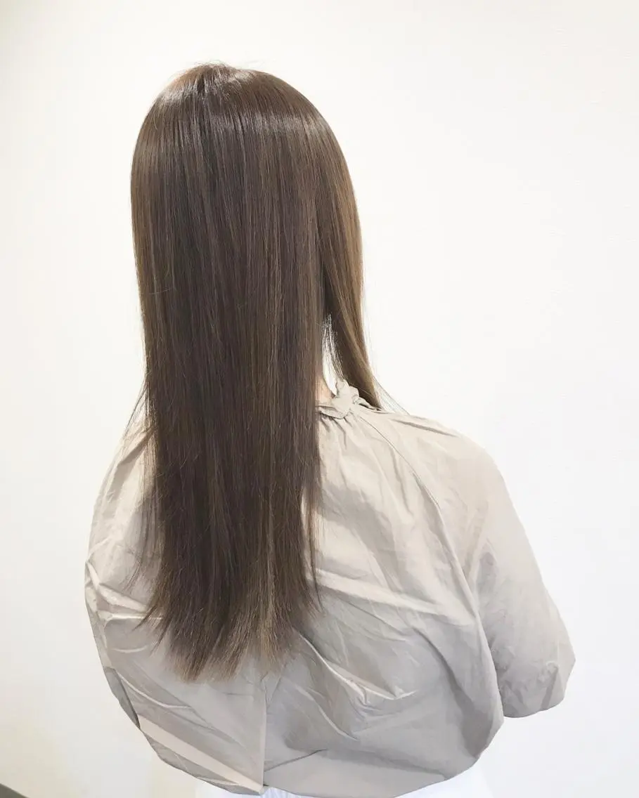 セミロング カラー アッシュ ブルーカラー ブルーアッシュ エイトウメダ 店長 稲尾友則のヘアスタイル