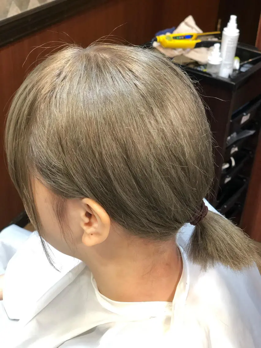 ショート カラー シルバー くせ毛特化・縮毛矯正 メンズパーマ・笠原のヘアスタイル