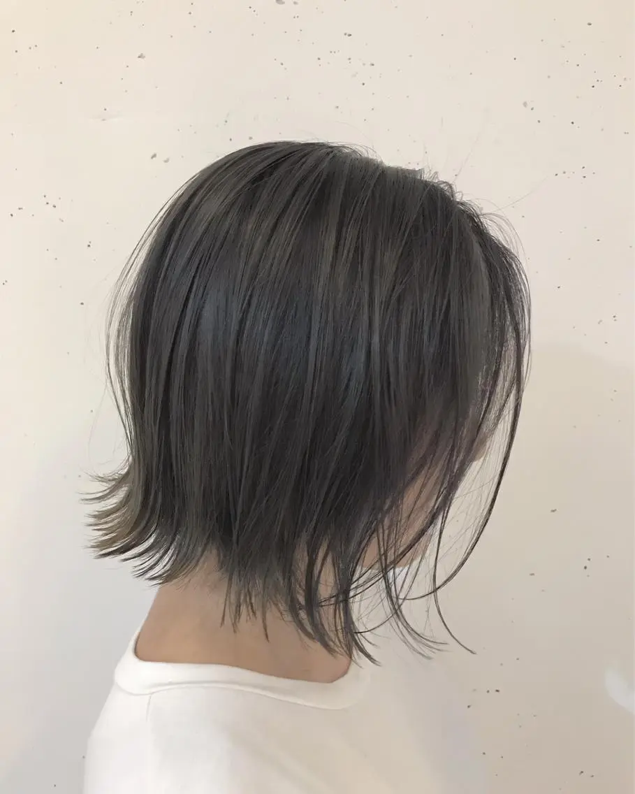 ショート カラー アッシュ アッシュグレー ボブ シンプル+αな デザインを 松崎陸のヘアスタイル
