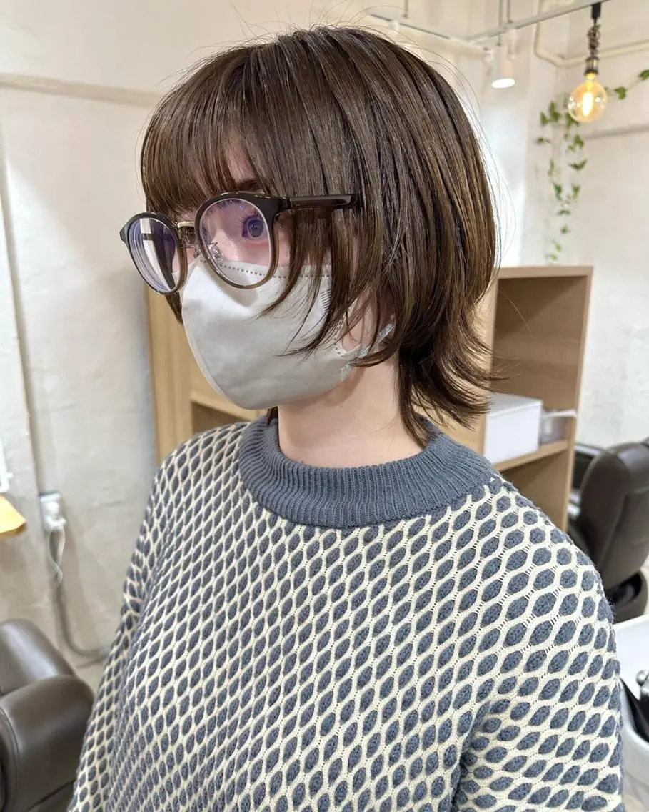 ショート カラー パーマ 切りっぱなしボブ 前下がりボブ ショートボブ 黒髪 イヤリングカラー 髪質改善 縮毛矯正/ レイヤー/銀座/本木のヘアスタイル