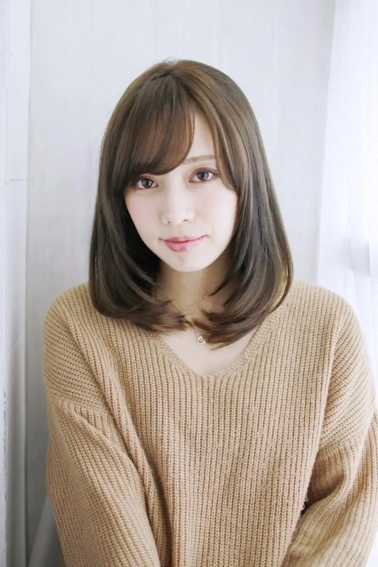 ミディアム カラー 金村 綾芽のヘアスタイル