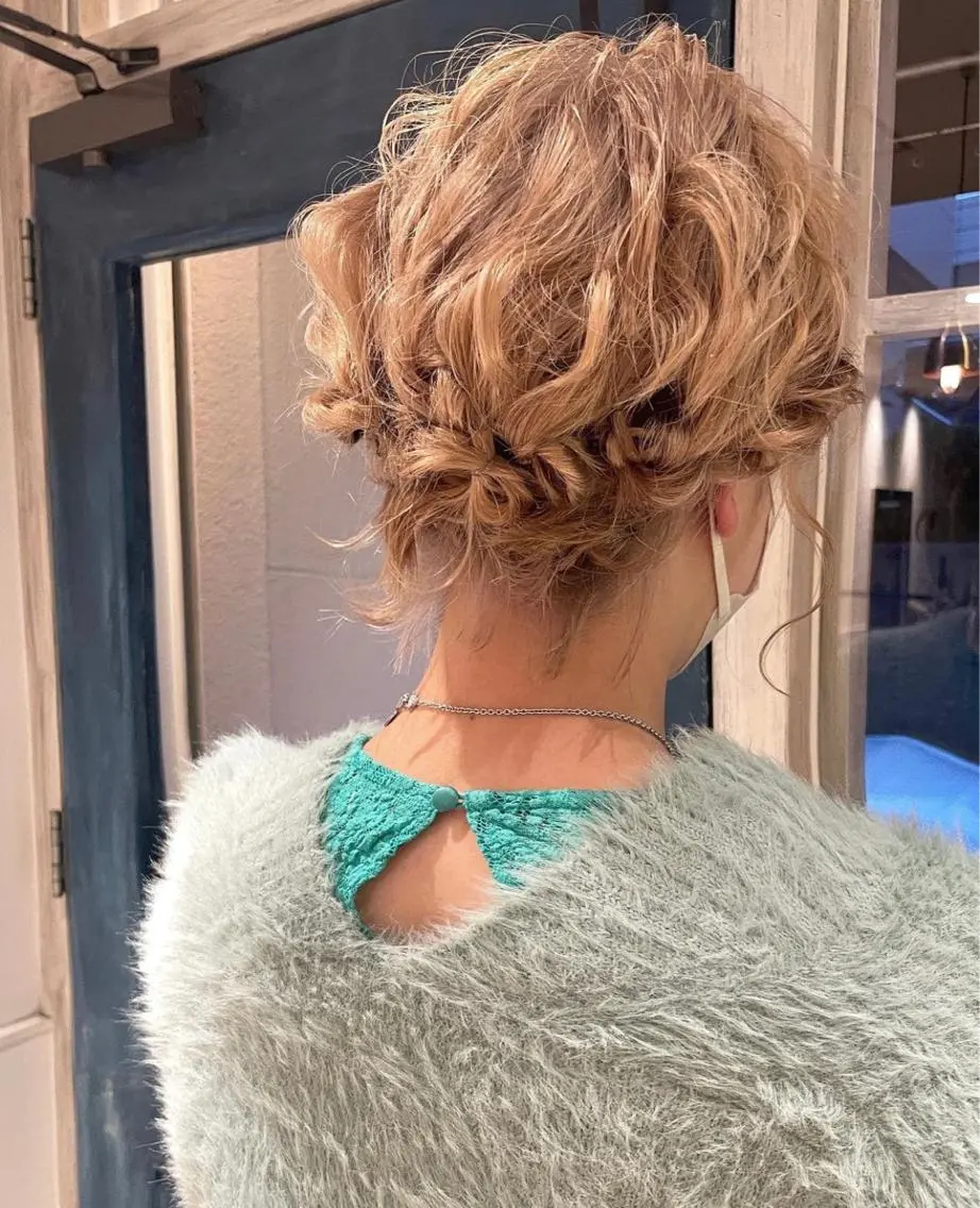 ショート ヘアアレンジ 🙃 透明感カラー/ボブのヘアスタイル