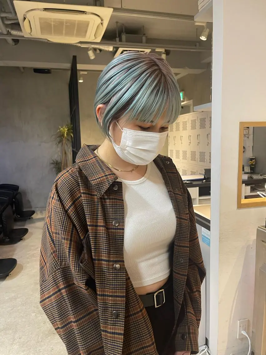 ショート カラー ブリーチ ブルーカラー ダブルカラー インナーカラー 透明感カラー 大人グレージュ有村のヘアスタイル