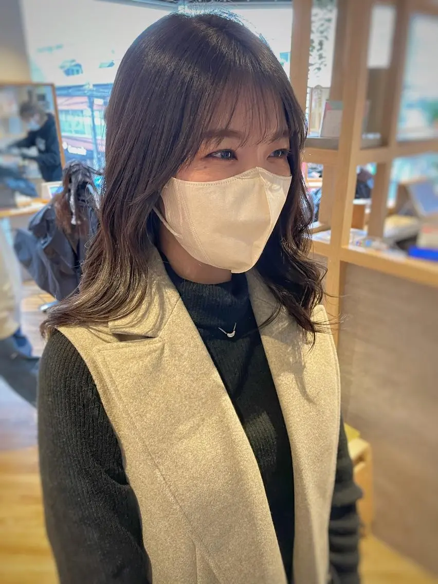 セミロング カラー 杉村 未来のヘアスタイル