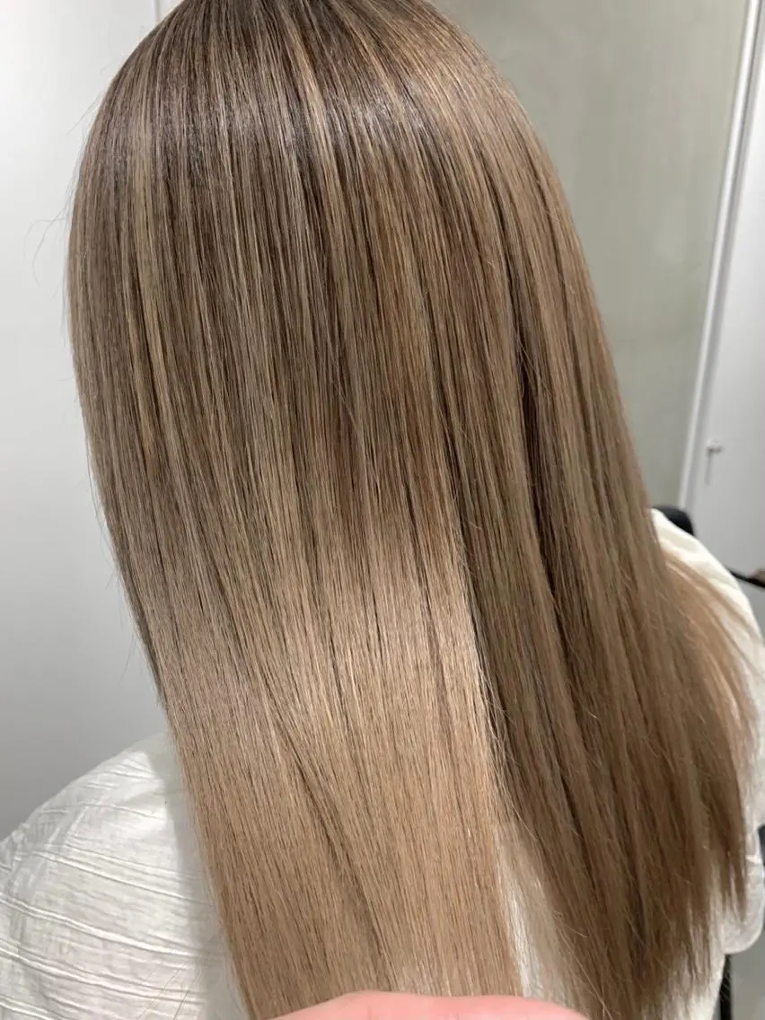 セミロング カット トリートメント Larry🌼中下 美香のヘアスタイル
